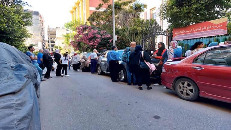 54 ألفا و502 طالب بالثانوية العامة يؤدون امتحان اللغة الأجنبية الثانية في الإسكندرية (صور)