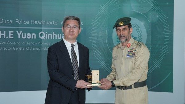 مدير أمن «جيانغشي» الصينية يشيد بتقنيات شرطة دبي