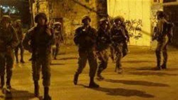 الاحتلال يقتحم بلدة حلحول ويستولي على عدد من المركبات فجر اليوم