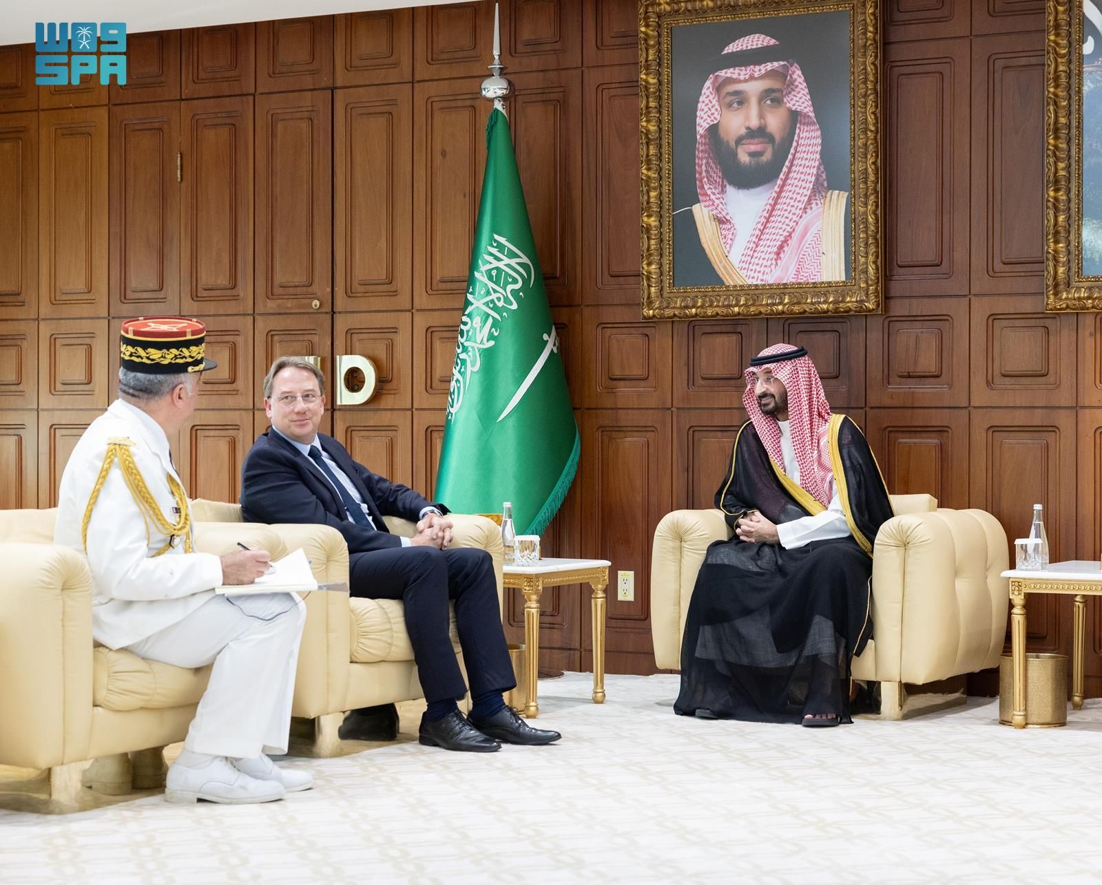 السعودية | وزير الحرس الوطني يستقبل السفير الفرنسي لدى المملكة