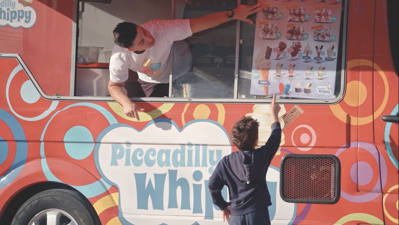 الامارات | تجربة اجتماعية تكشف حاجة الأطفال للتوعية من مخاطر التعامل مع الغرباء