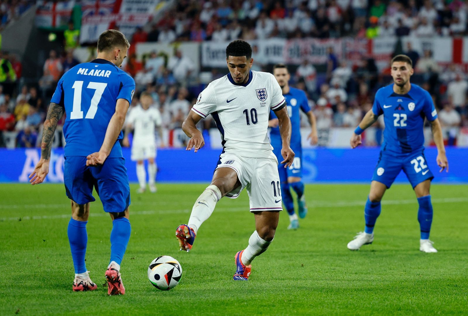 الامارات | ترتيب المجموعة الثالثة في كأس أوروبا بعد تعادل إنجلترا