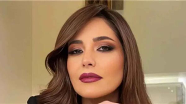 عبير نعمة في قائمة مطربات "ليلة وردة" بالسعودية