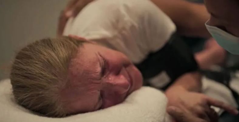 مشاهد قاسية تكشف تفاصيل مرض سيلين ديون.. فيديو