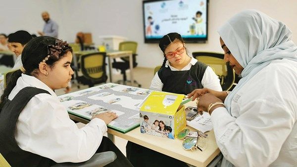 «الشارقة للخدمات الإنسانية» تنظم «الروبوت والذكاء الاصطناعي»