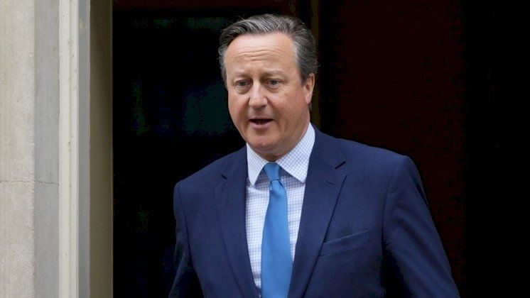 اللورد كاميرون كان الضحية والخارجية البريطانية ترد