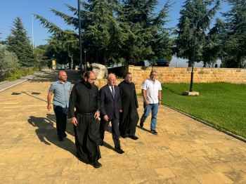 أشرف ريفي زار دير القلعة لتقديم التهاني بمناسبة عيد مار يوحنا المعمدان شفيع الدير