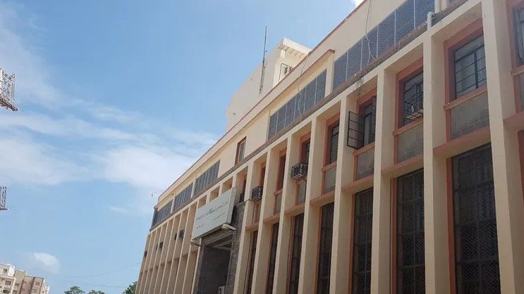 المركزي اليمني يوقف التحويلات المالية بشكل نهائي