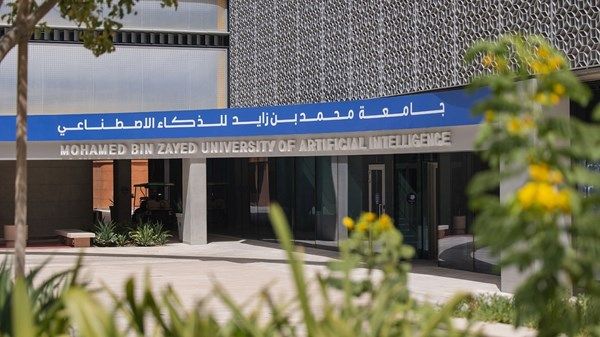 "محمد بن زايد للذكاء الاصطناعي" تستقبل 45 طالباً في برنامج التدريب البحثي