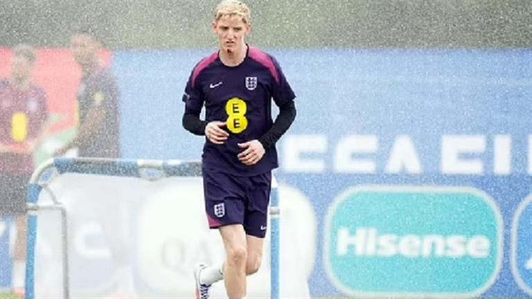 "سقط من الدراجة".. لاعب إنجلترا يتعرض للإصابة بعدة جروح