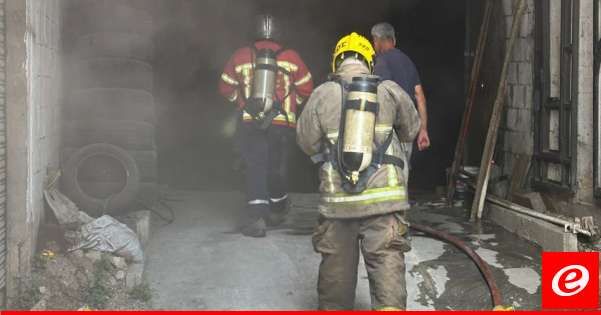 الدفاع المدني يعمل على إخماد حريق داخل معمل لصناعة الألومنيوم في عمشيت وانقاذ المحاصرين