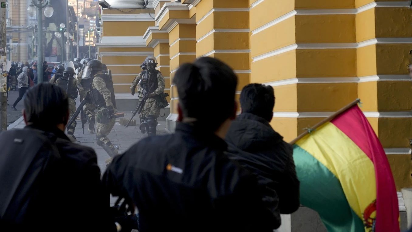 فشل محاولة الانقلاب في بوليفيا والقبض على الجنزال زونييغا