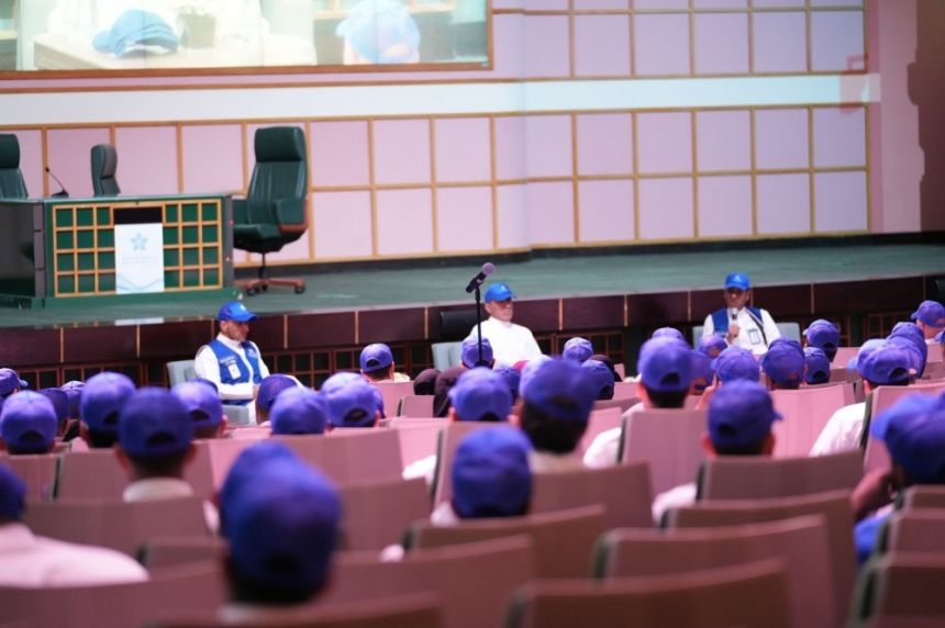 48 ساعة عمل أسبوعيًا وتعويض رصيد الإجازات بـ ”الصحة القابضة“