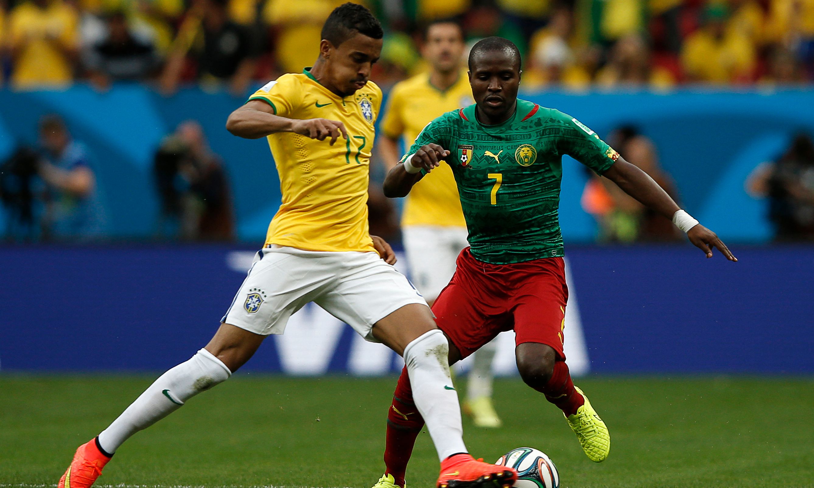 الامارات | لاعب منتخب الكاميرون يلقى مصرعه في حادث سير