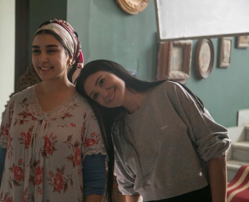 جيهان خليل بصحبة الراحل مصطفى درويش وأروى جودة من كواليس مسلسل حرب نفسية