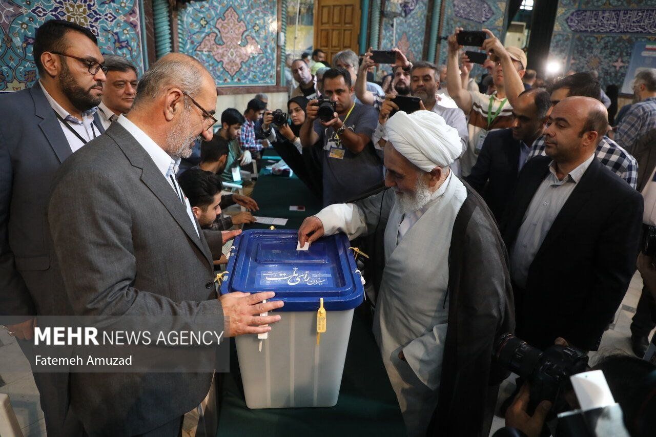 إيران تنتخب رئيسا جديدا خلفا للراحل إبراهيم رئيسى.. صور