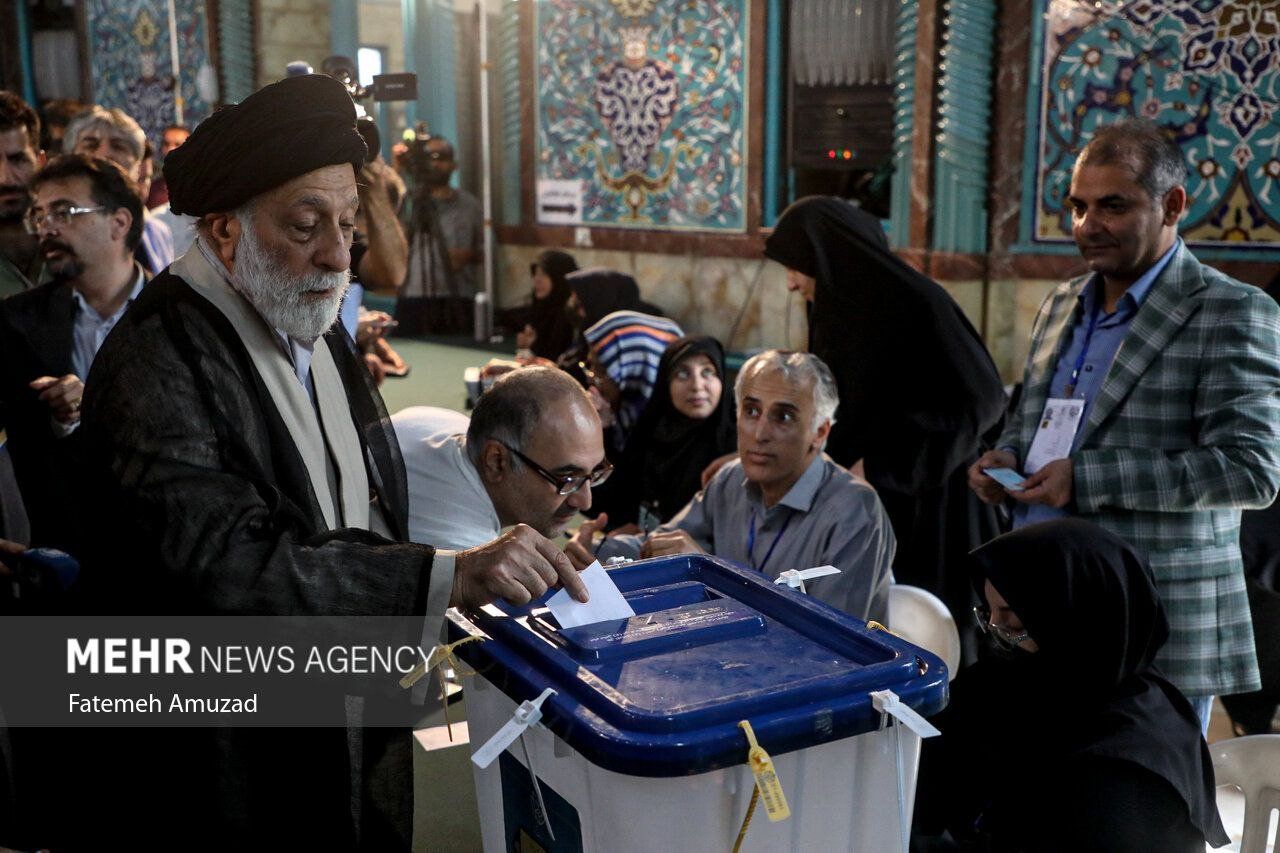 إيران تنتخب رئيسا جديدا خلفا للراحل إبراهيم رئيسى.. صور