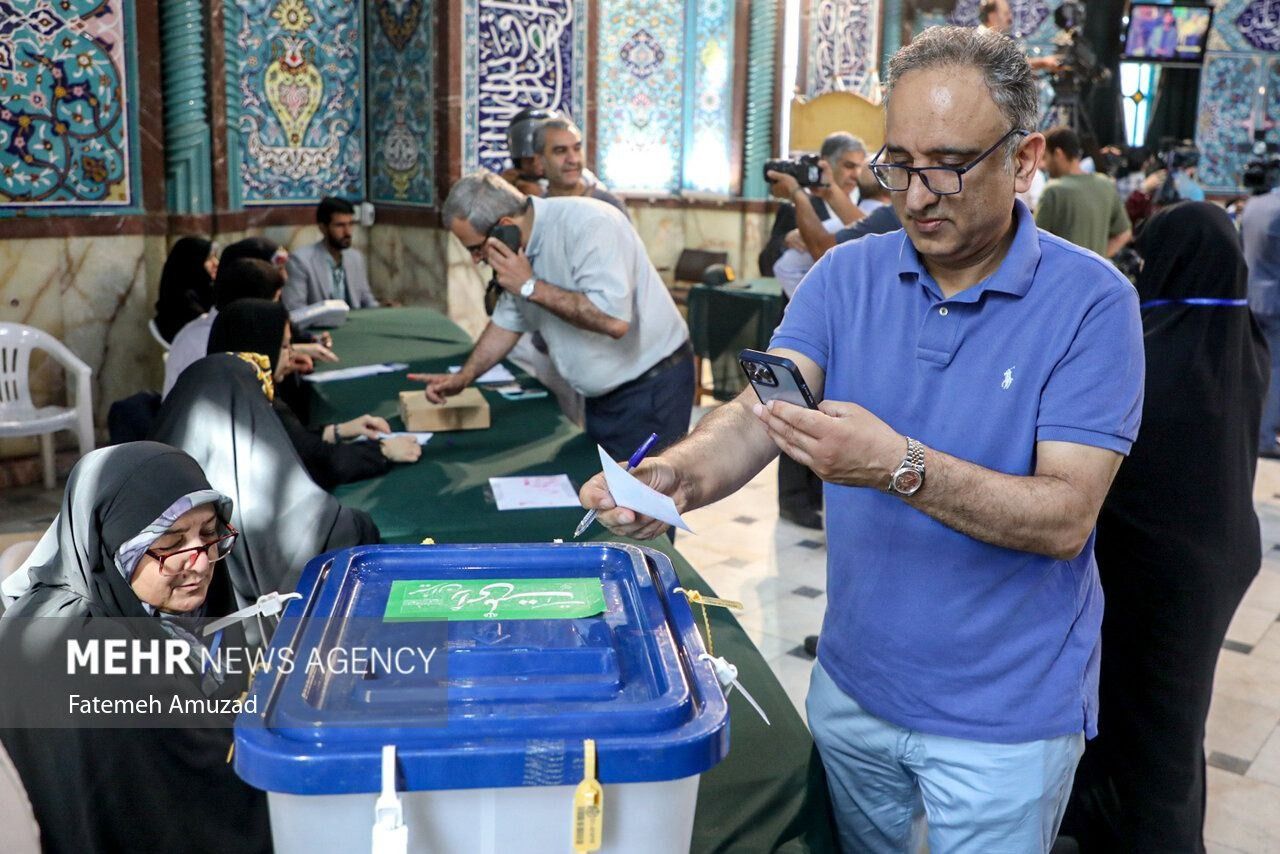 إيران تنتخب رئيسا جديدا خلفا للراحل إبراهيم رئيسى.. صور