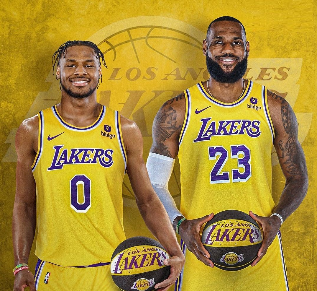 الامارات | حدث تاريخي في كرة السلة الأميركية.. ليبرون جيمس وابنه في فريق واحد