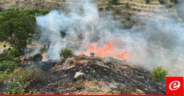 الدفاع المدني: إخماد حريق مساحة شاسعة من الأعشاب والأشجار في جبل رأس العين- قب الياس