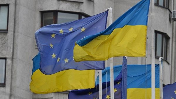 الاتحاد الأوروبي يقدم 1.9 مليار يورو مساعدات لأوكرانيا