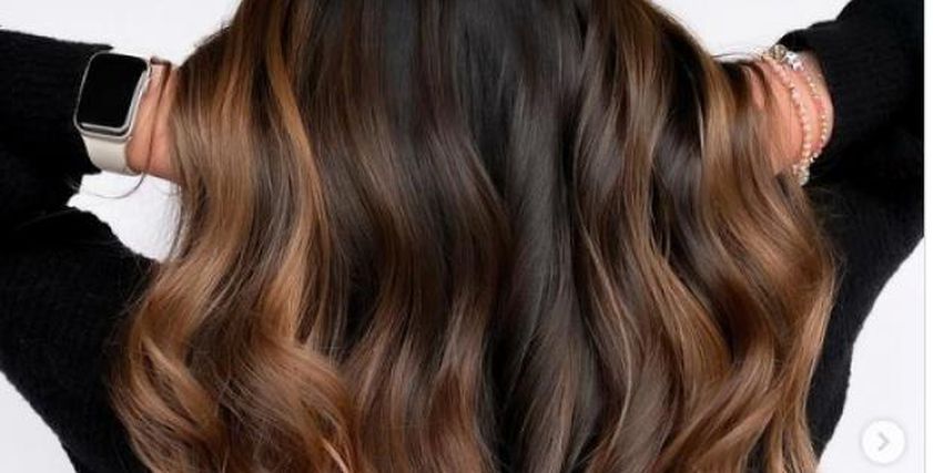 مكون سحري للعناية بصحة شعرك وجعله كالحرير.. إليك خطوات تطبيقه