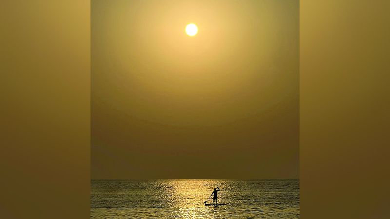 الامارات | الشمس في وداع مبدع من شواطئ دبي