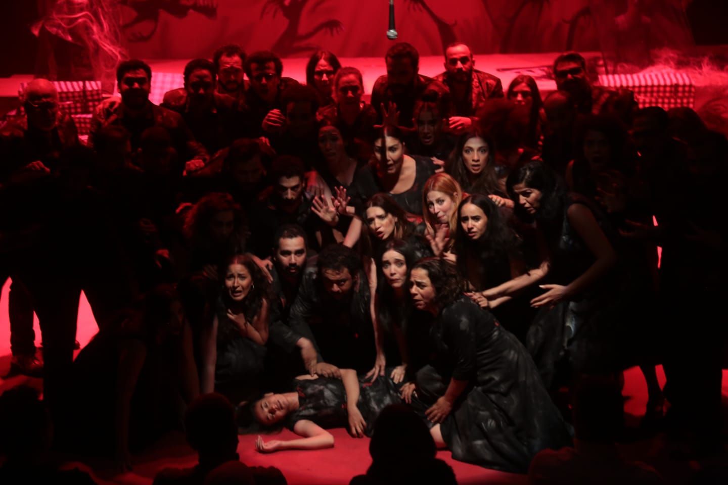 "حاجة تخوف".. وزيرة الثقافة تشد مشروع تخرج قسم التمثيل باستديو المواهب