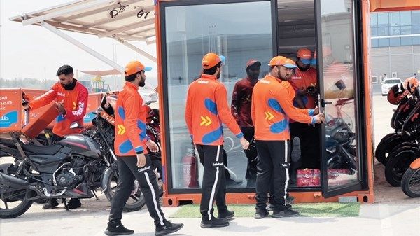 أبوظبي.. توفير استراحات مغطاة لسائقي الدراجات النارية