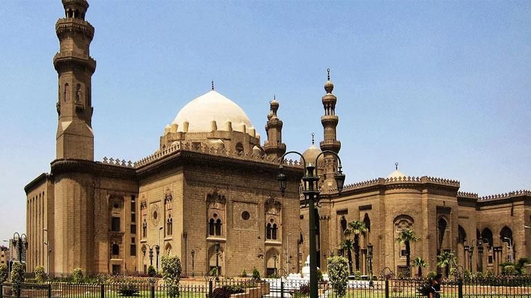 بث مباشر.. شعائر صلاة الجمعة من مسجد السلطان حسن بالقاهرة