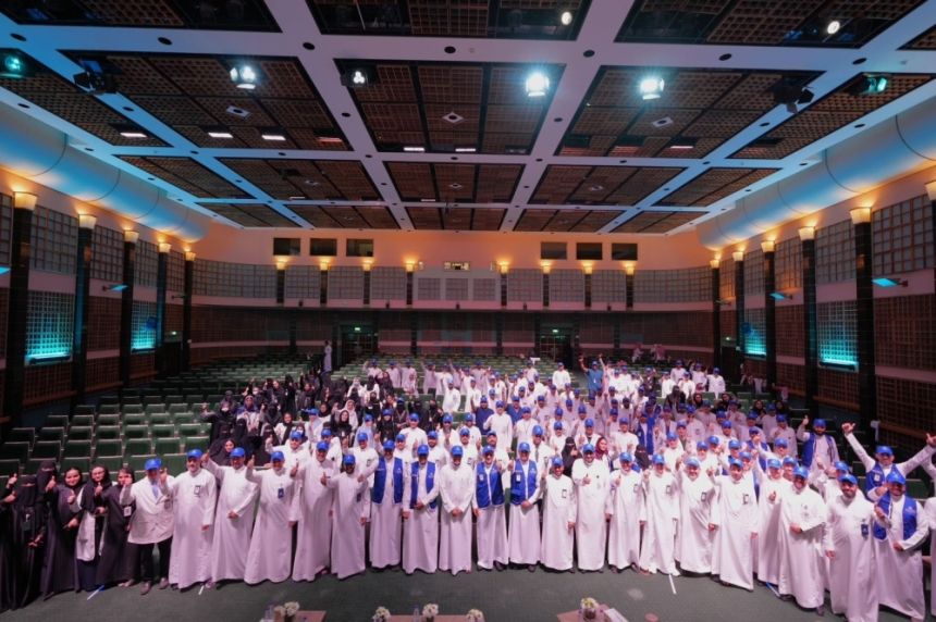 48 ساعة عمل أسبوعيًا وتعويض رصيد الإجازات بـ ”الصحة القابضة“