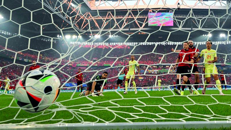 الامارات | إسبانيا «مبهرة».. وأداء فرنسا وإنجلترا «غير مقنع»