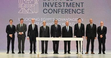 رئيس الوزراء يشهد توقيع الاتفاقية الخاصة بمشروع إنتاج الهيدروجين الأخضر بمنطقة جرجوب