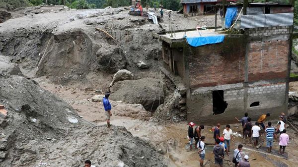 قتلى في انهيارات أرضية بنيبال