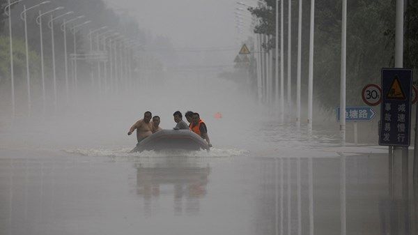 الصين تصدر إنذاراً من تقلبات الطقس بعد فيضانات