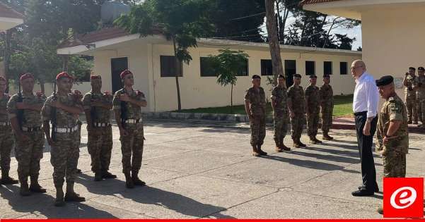 ميقاتي بدأ جولة تفقدية في الجنوب من ثكنة بنوا بركات في صور