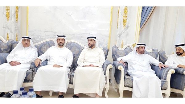 سلطان بن أحمد القاسمي يعزي في وفاة الشيخة نورة بنت سعيد القاسمي