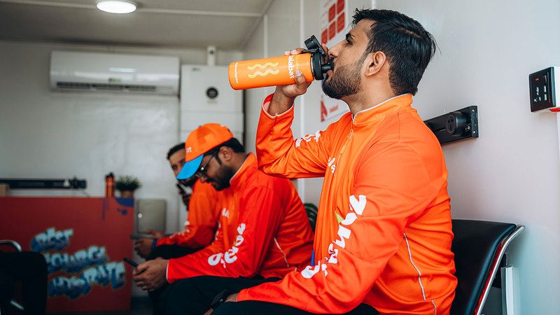 الامارات | استراحات مغطاة لسائقي الدراجات النارية في أبوظبي