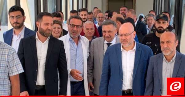 الابيض تفقد مستشفى النبطية: هناك سلفة سيقرها مجلس الوزراء للعاملين في المستشفيات الحكومية لصمودهم ومثابرتهم في خدمة أهلنا