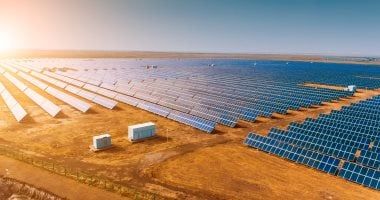 تكنولوجيا: الصين تستثمر 11 مليار دولار فى مشروع للطاقة الشمسية وطاقة الرياح والفحم