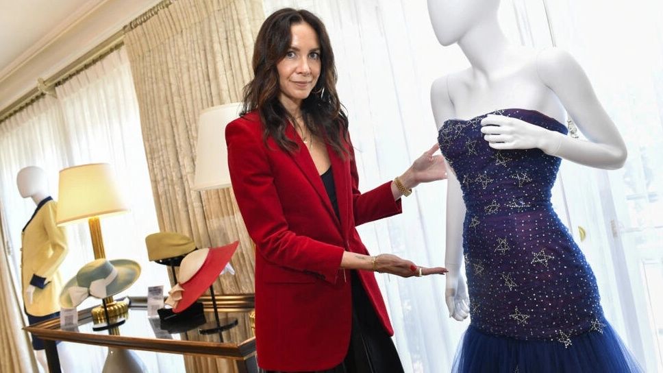 مقتنيات "أميرة القلوب" في المزاد وسعر القطعة 400 ألف دولار