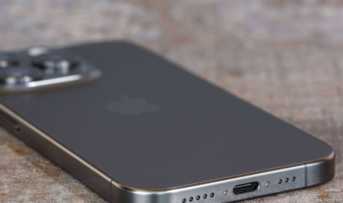 تكنولوجيا: الجيل القادم من هواتف الأيفون يدعم إستبدال البطارية بسلاسة