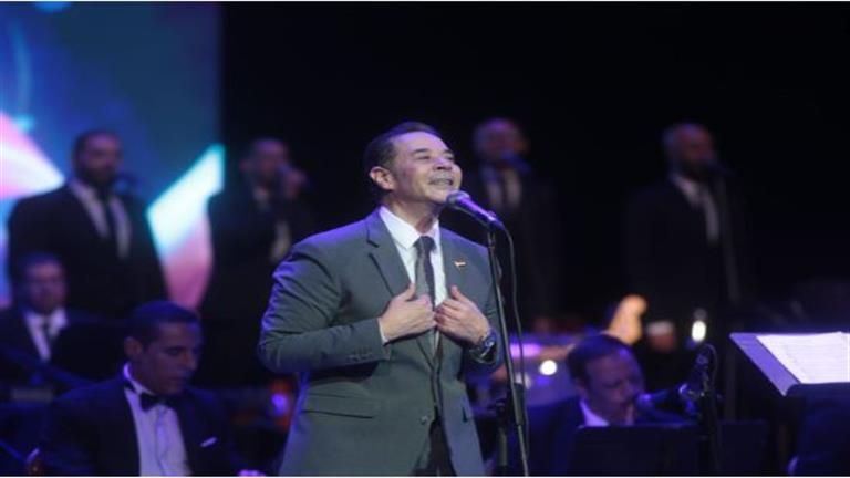 بالصور| مدحت صالح يلتقي جمهور الأوبرا ويطربهم بباقة من أجمل أغانيه