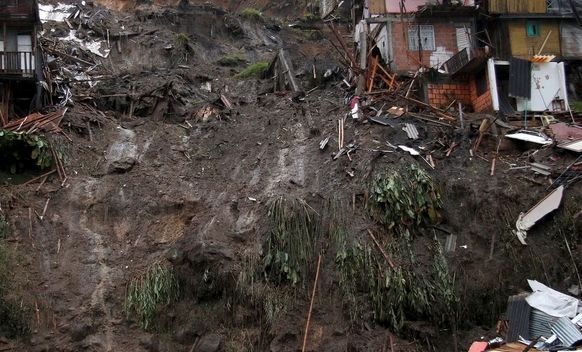 قتلى في انهيارات أرضية بقيرغيزستان