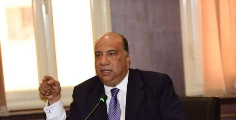 شحتة الإسكندراني في قلب وزير الرياضة.. وعكة صحية تعيده للأضواء