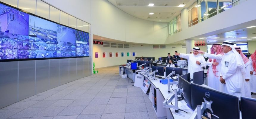 صور| مطار الملك عبد العزيز يقدم خدمات وجهود متميزة للحجاج المغادرين