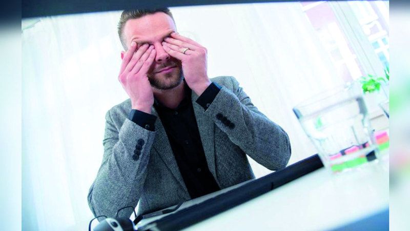 الامارات | زيادة إفراز الدموع تتطلب استشارة الطبيب أحياناً