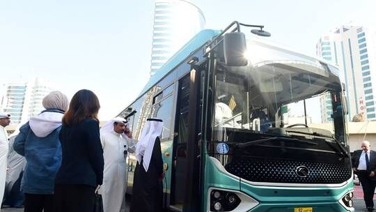 الخليج اليوم .. الكويت تشرع بتنفيذ قرار حكومي يخص المسحوبة جنسيتهم في البلاد