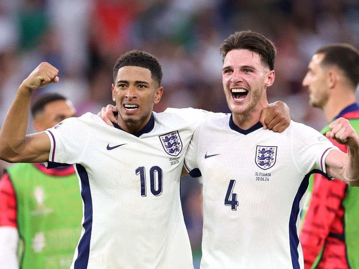 الامارات | تصرف خارج النص.. موقف الاتحاد الأوروبي من معاقبة نجمي انجلترا!