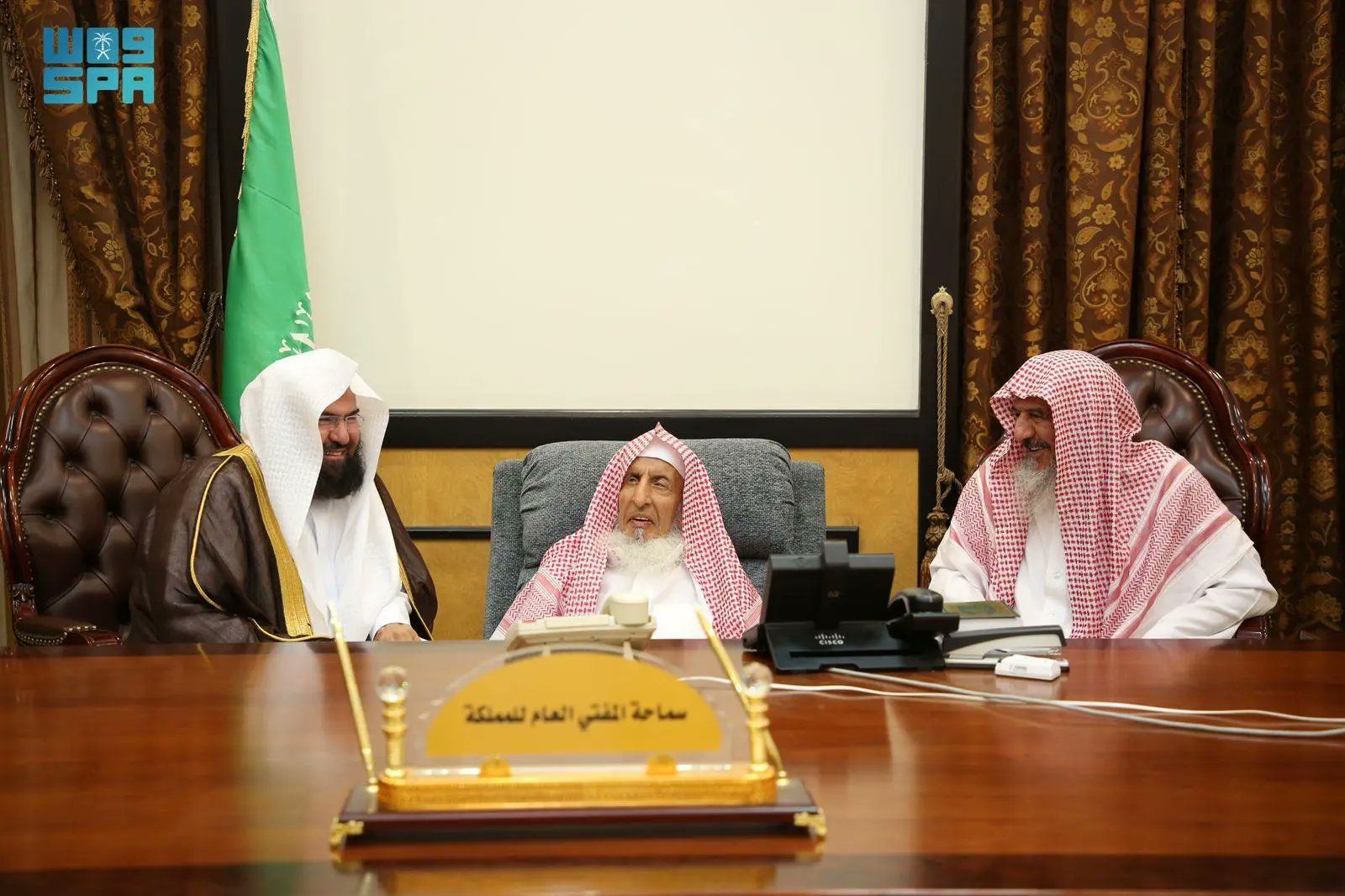 السعودية | مفتي عام المملكة يستقبل رئيس الشؤون الدينية بالمسجد الحرام والمسجد النبوي